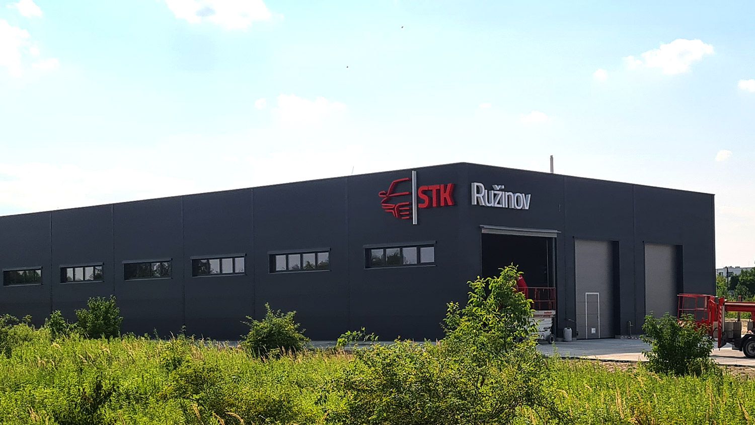 STK Bratislava Ružinov celá budova